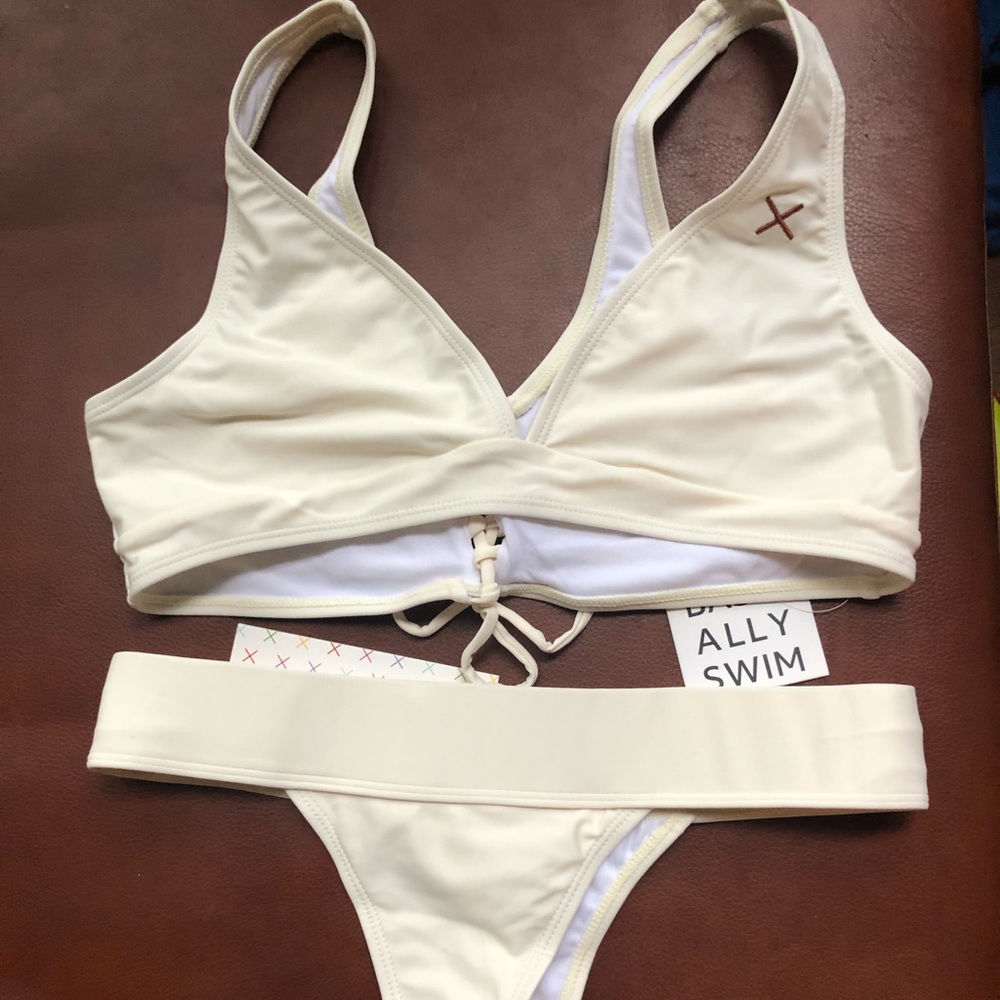 Boutine LA vanilla rally top x Surf bottom